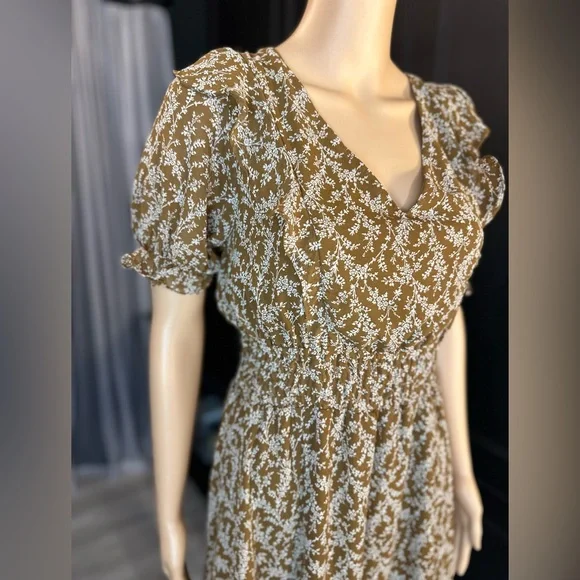 Floral open back Brown Dress - Picture 2 of 8